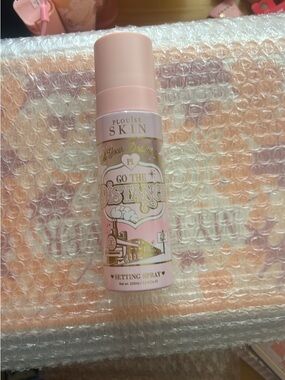 PLOUISE SKIN Pink Setting Spray - Lightweight Makeup Setting Mist